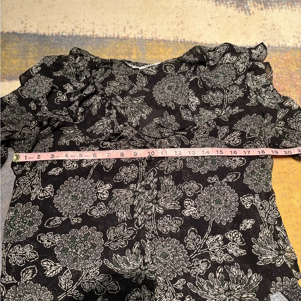 Veronica Beard Black and White Floral Blouse, silk overlay with ruffles, 4 - Picture 10 of 11
